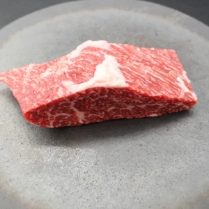 【現品限り】近江牛コサンカク塊肉318g【希少部位】