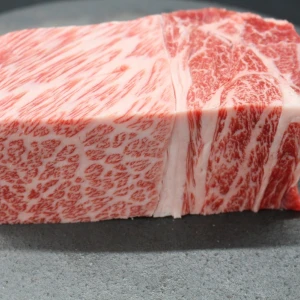近江牛ザブトン塊肉337g【超希少・高級部位】