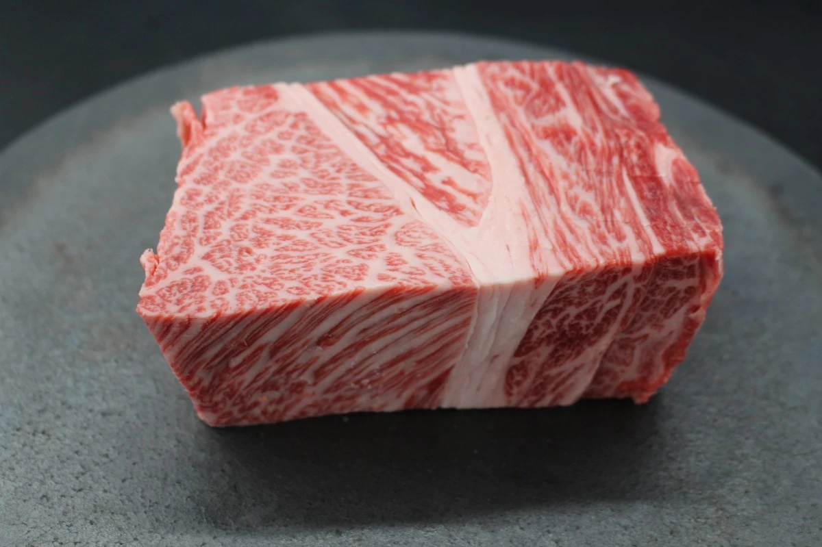近江牛ザブトン塊肉508g【超希少・高級部位】