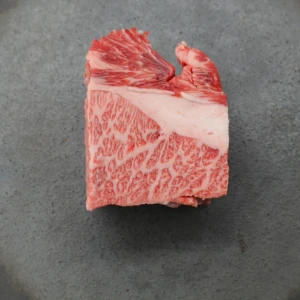 近江牛ザブトン塊肉276g【超希少・高級部位】
