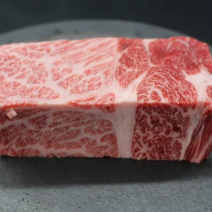 近江牛ザブトン塊肉377g【超希少・高級部位】