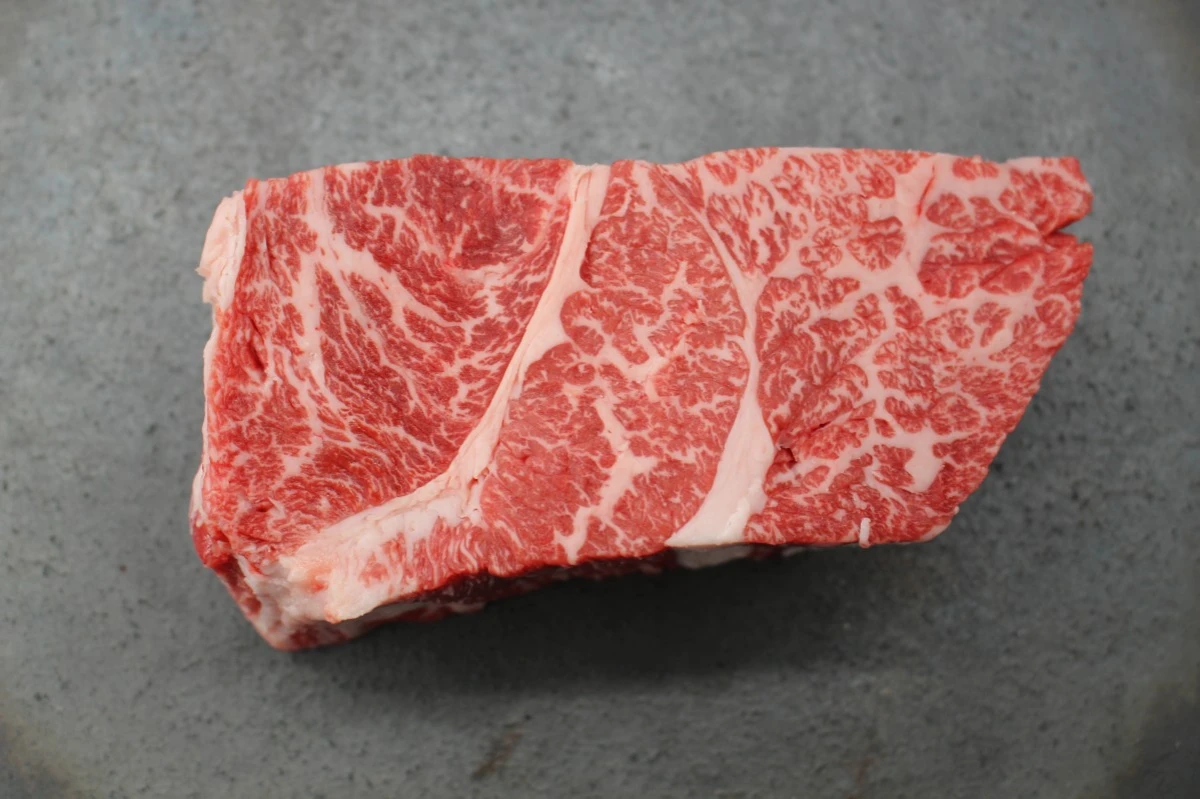 近江牛ザブトン塊肉394g【超希少・高級部位】