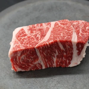 近江牛クラシタ塊肉361g【別名：かたロース】