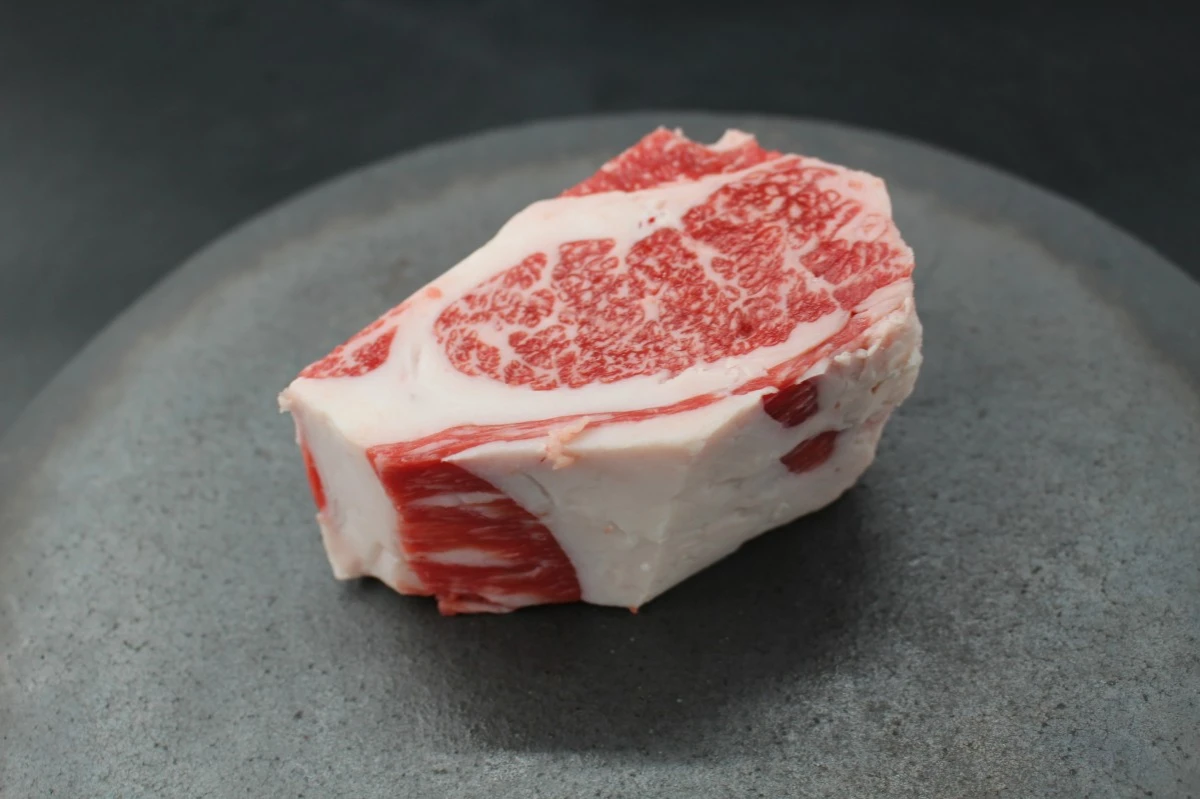 近江牛クラシタ塊肉280g【別名：かたロース】