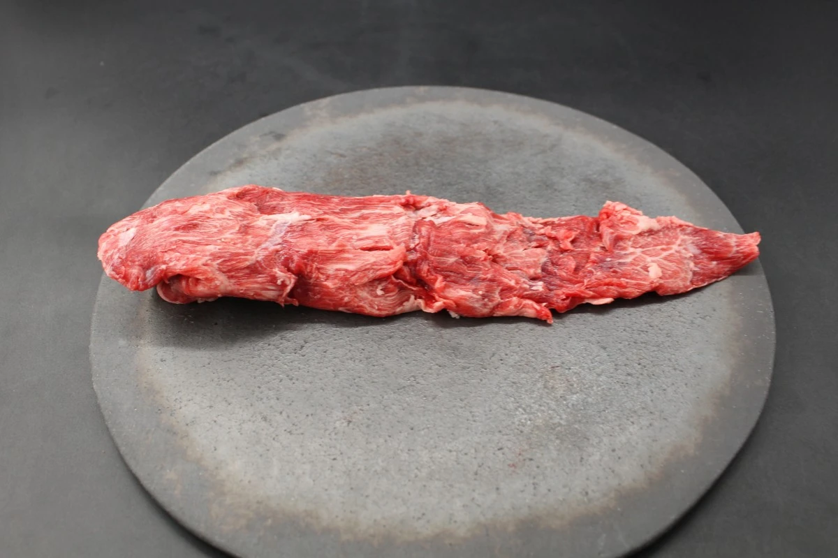 近江牛ネック(ヒモ)塊肉251g【煮込み用】
