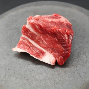 近江牛ネック塊肉307g【煮込み用】