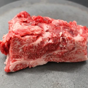 近江牛上ネック塊肉334g【煮込み用】