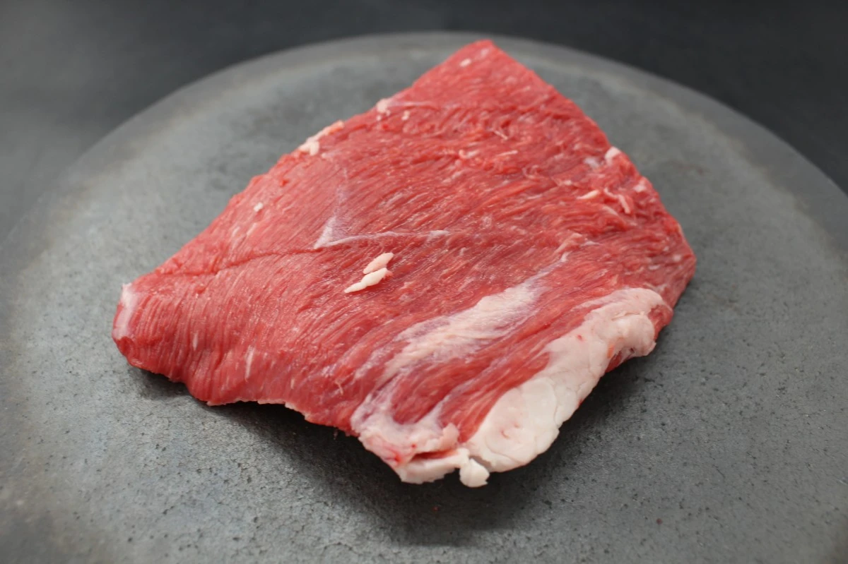 近江牛肩カブリ塊肉372g【煮込み用】