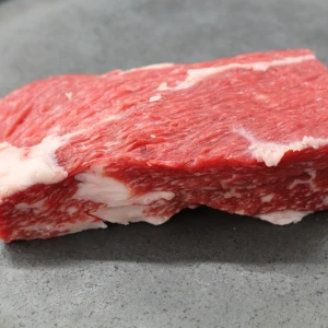 近江牛肩カブリ塊肉318g【煮込み用】