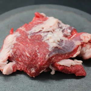 近江牛肩カブリ塊肉322g【煮込み用】