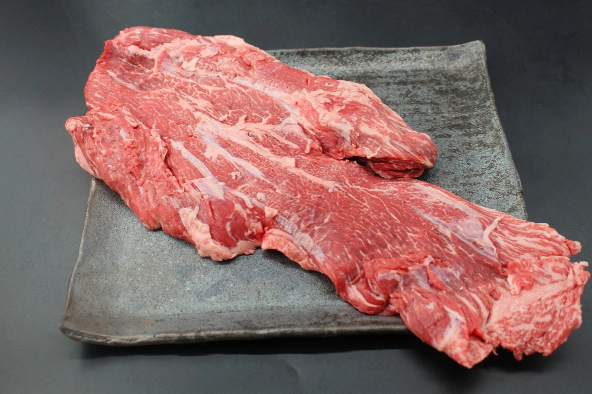 【現品限り】近江牛ウワミスジ塊肉818ｇ【超激レア商品】