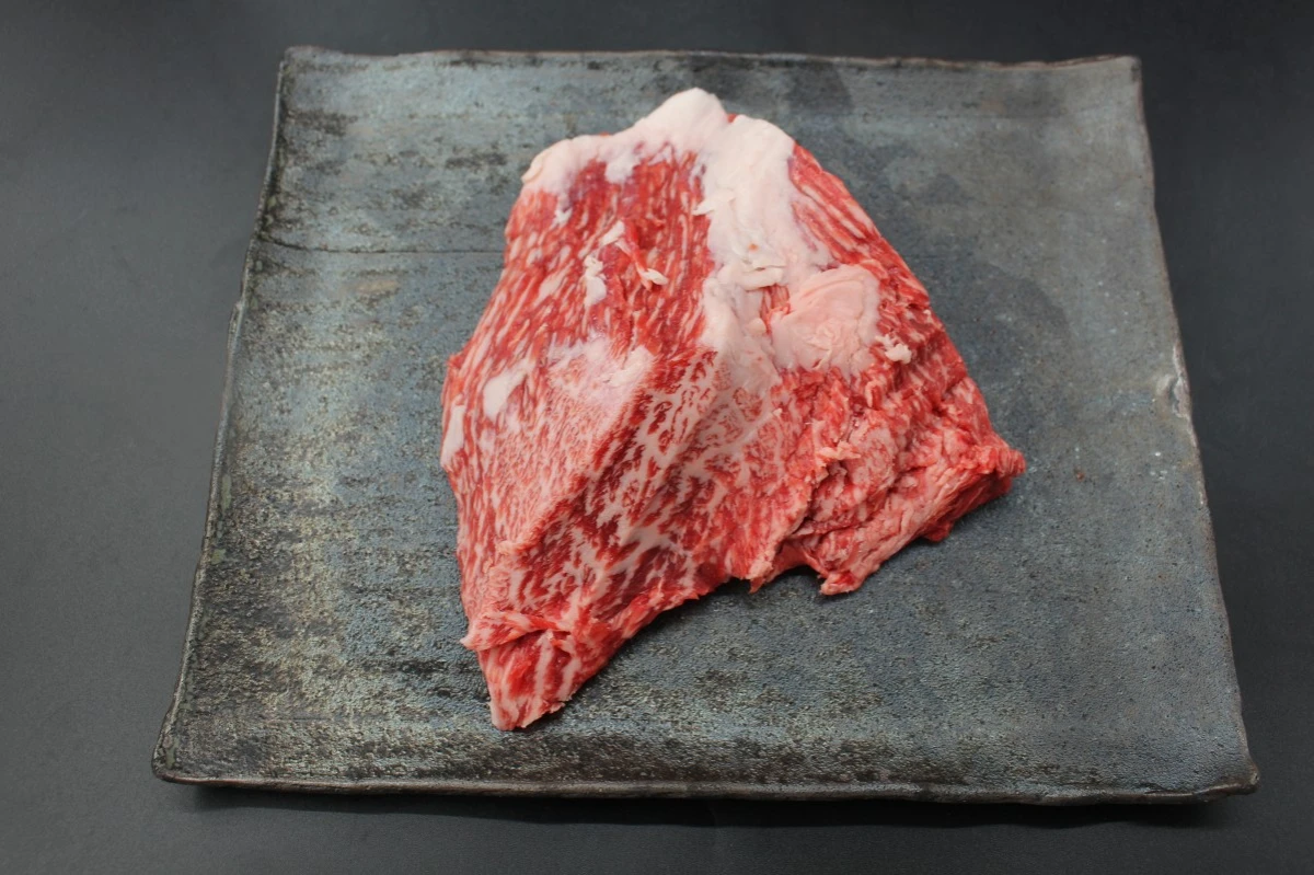 【現品限り】近江牛肩三角(クリ)塊肉431ｇ