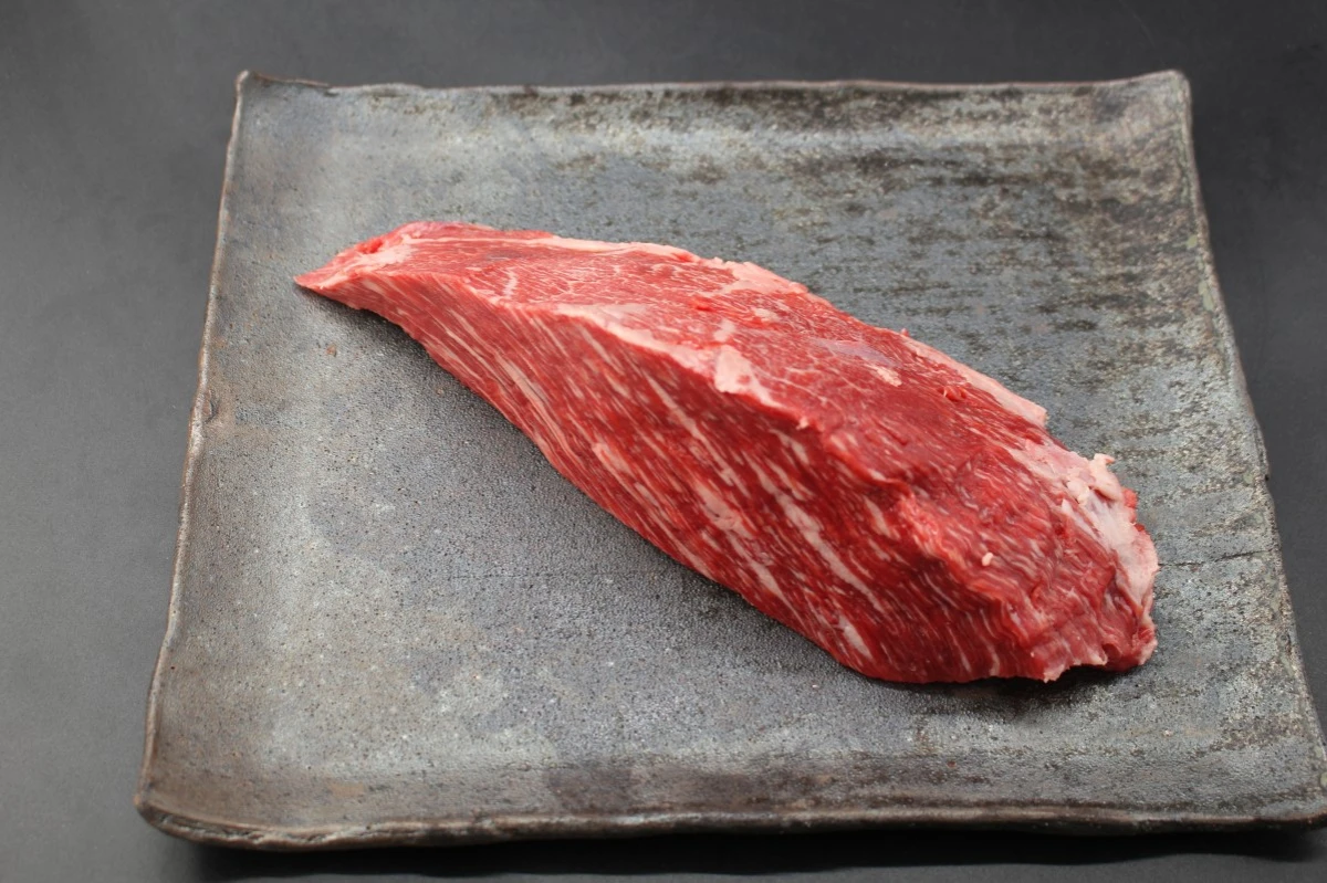 【現品限り】近江牛肩三角(クリ)塊肉540g