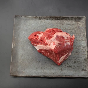 【現品限り】近江牛ニノウデ塊肉642g【煮込み用】