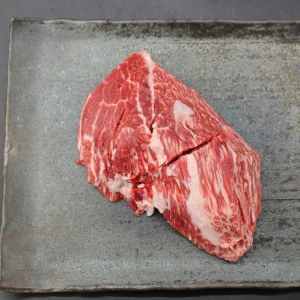 【現品限り】近江牛ニノウデ塊肉421g【煮込み用】