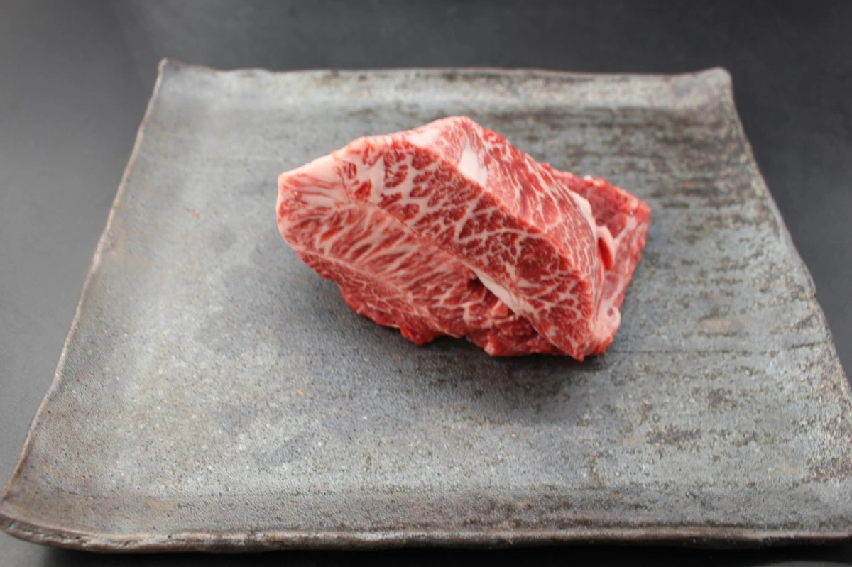 【現品限り】近江牛ミスジ塊肉 347g【超激レア商品】
