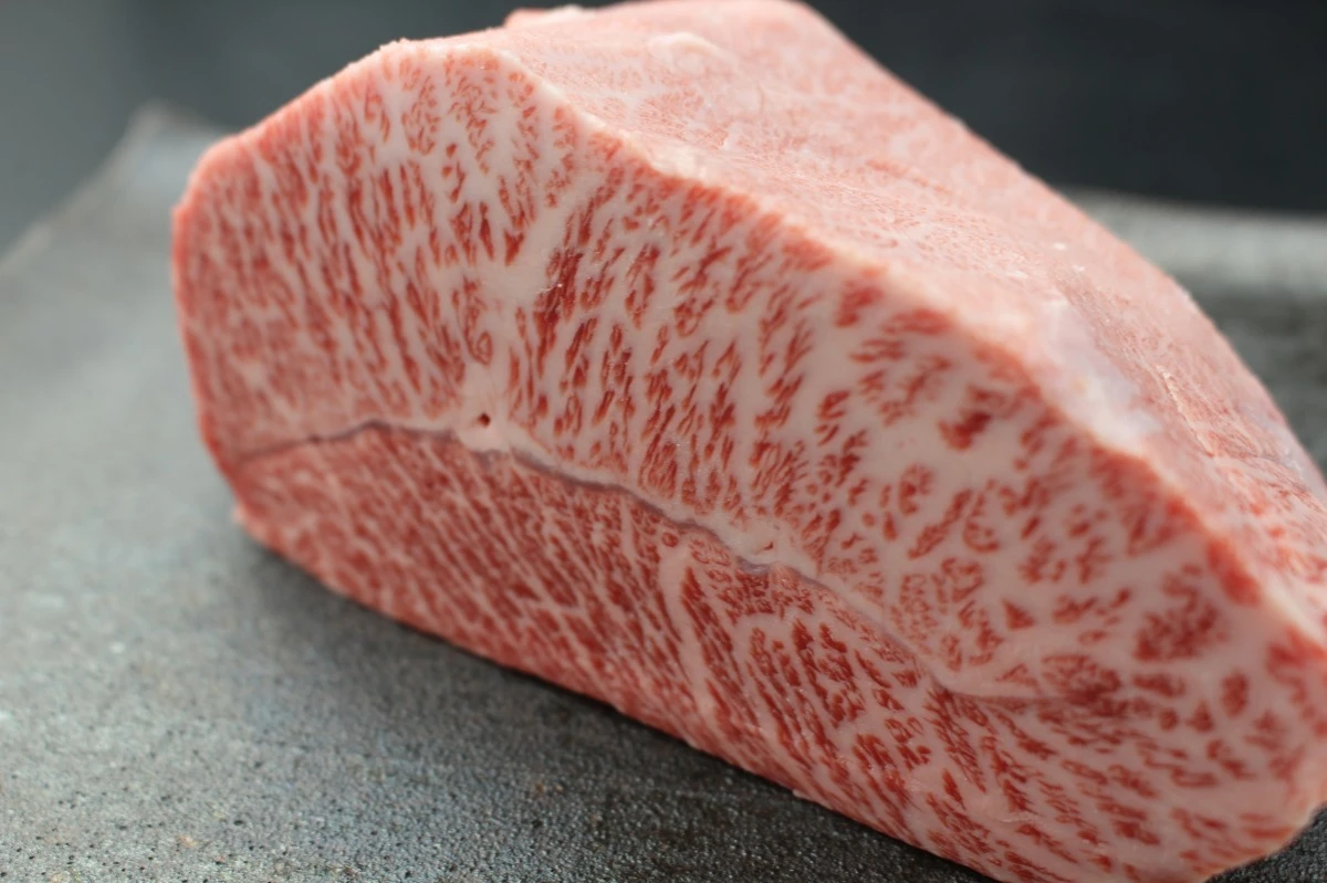 【現品限り】近江牛ミスジ塊肉 433g【超激レア商品】