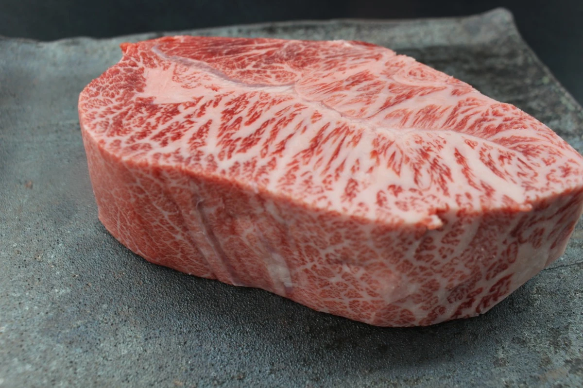 【現品限り】近江牛ミスジ塊肉 493g【超激レア商品】