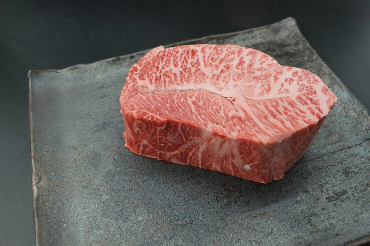 【現品限り】近江牛ミスジ塊肉 516g【超激レア商品】