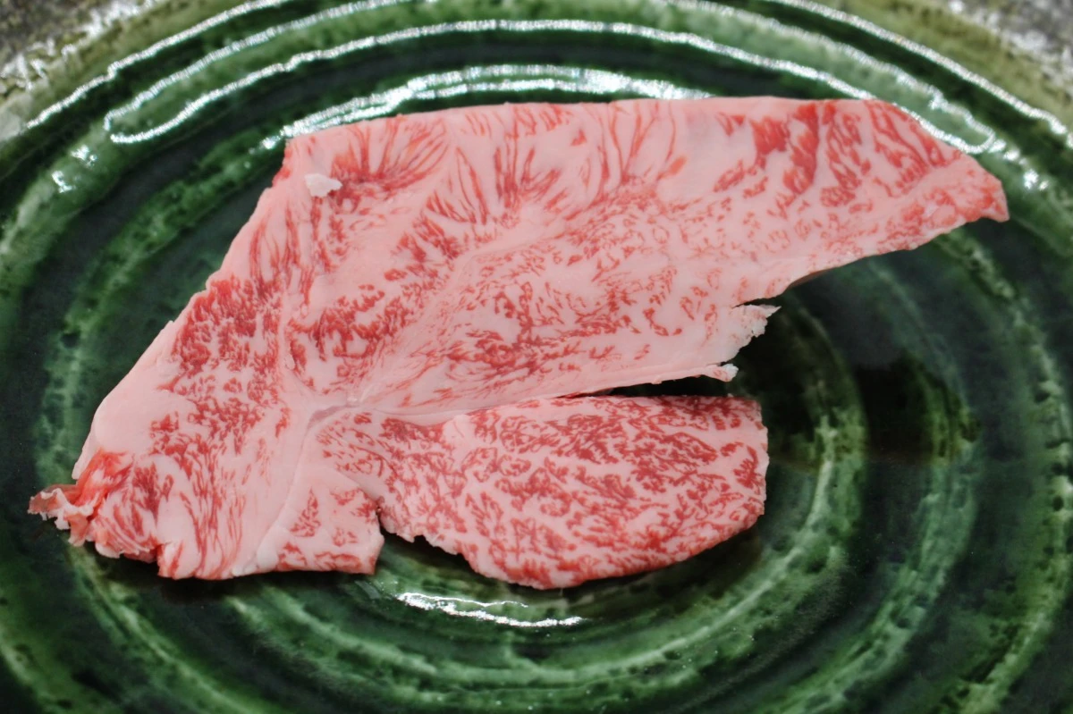 【現品限り】近江牛訳あり塊肉140ｇ※小さめ