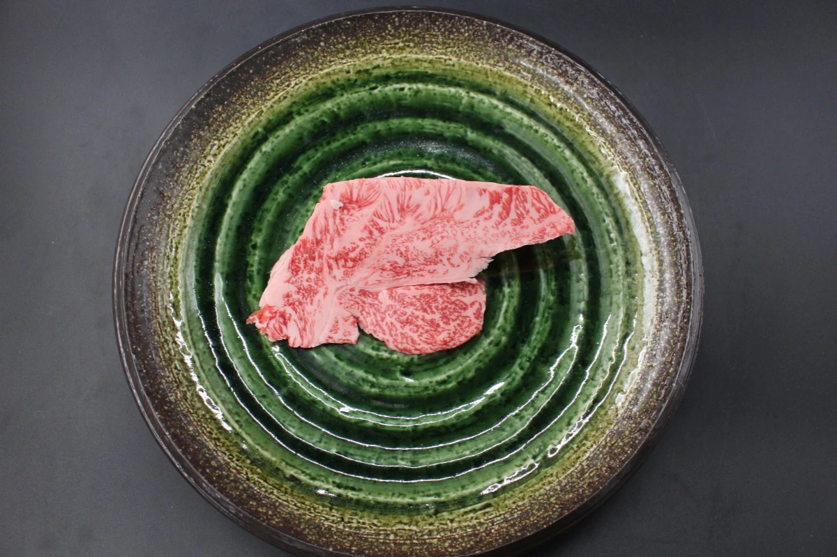 【現品限り】近江牛訳あり塊肉140ｇ※小さめ