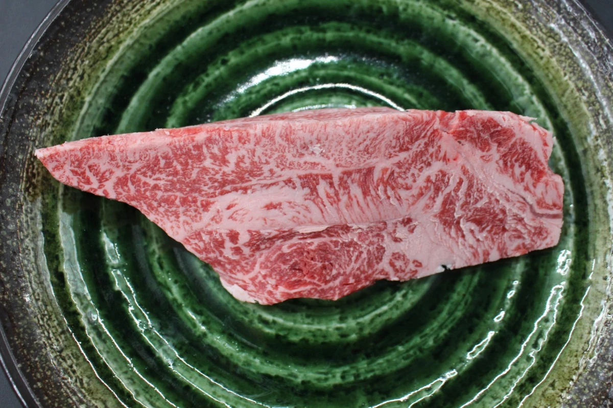 【現品限り】近江牛訳あり塊肉390ｇ