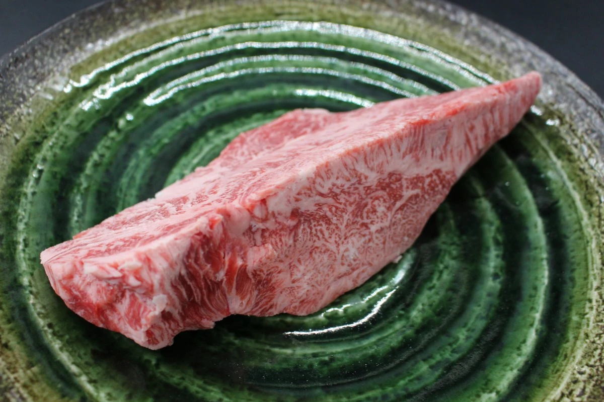 【現品限り】近江牛訳あり塊肉390ｇ