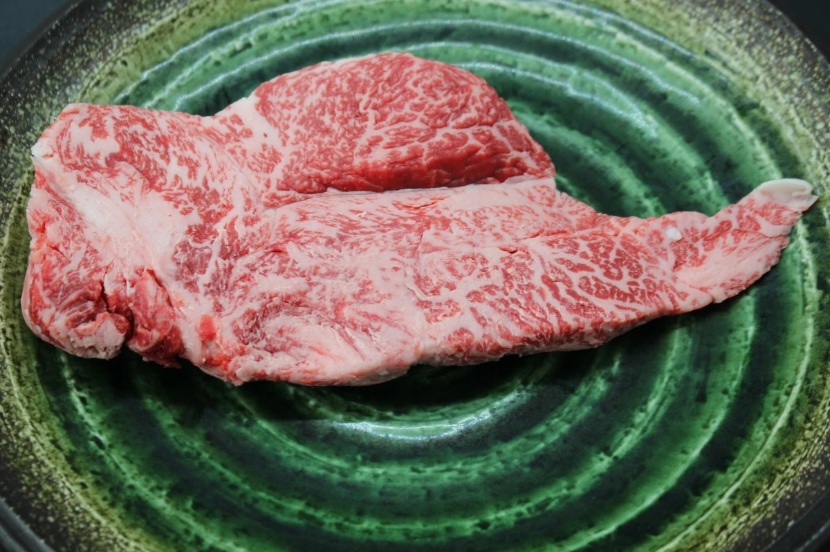 【現品限り】近江牛訳あり塊肉430ｇ