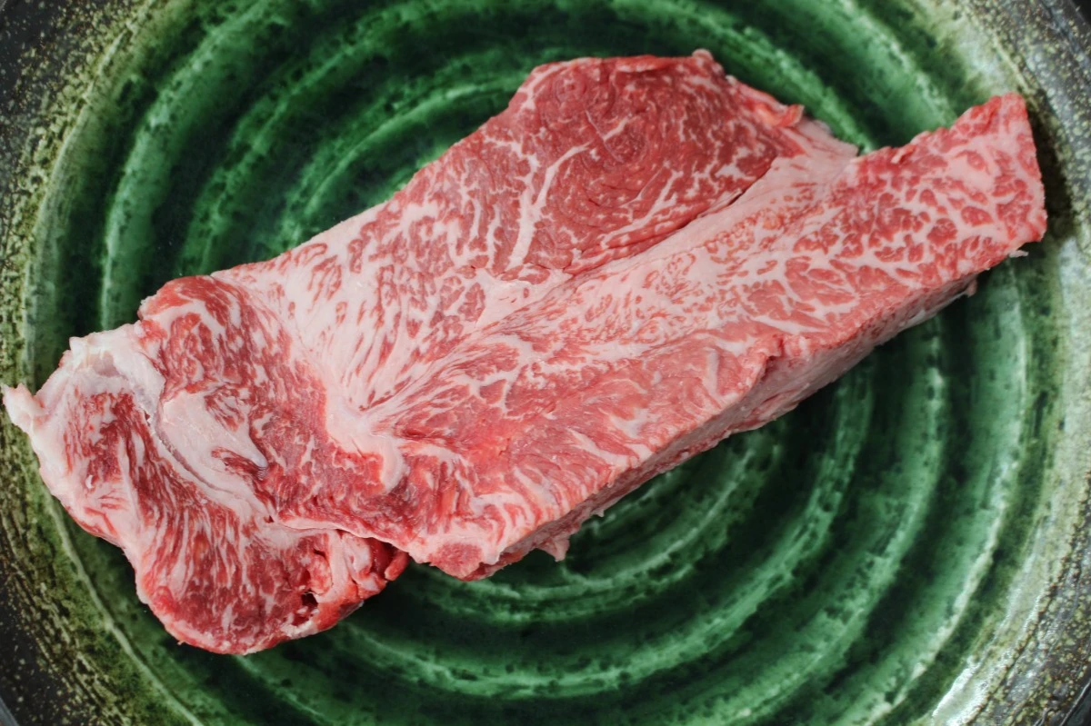 【現品限り】近江牛訳あり塊肉300ｇ