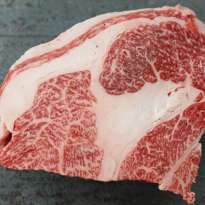 【現品限り】近江牛クラシタ塊肉520g【別名：かたロース】