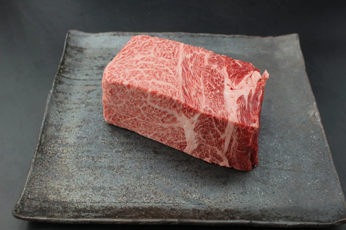 【現品限り】近江牛ザブトン塊肉638g【超希少・高級部位】