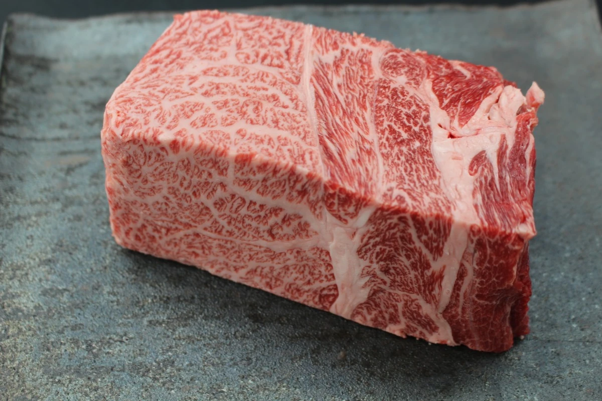 【現品限り】近江牛ザブトン塊肉638g【超希少・高級部位】