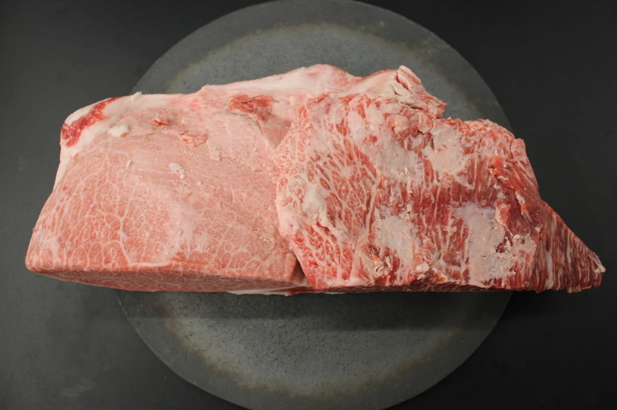 【現品限り】近江牛ウデ塊肉 1820g【激レア商品！】