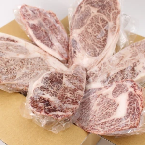 【訳あり】近江牛ロース・リブロース端材塊肉900gセット【何が入っているかは当店おまかせ】