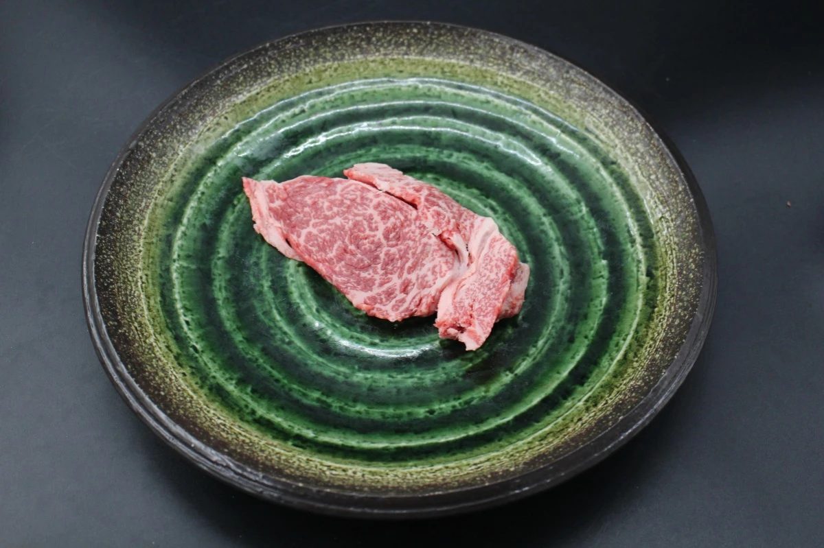 【現品限り】近江牛訳あり塊肉140ｇ ※手のひらサイズです