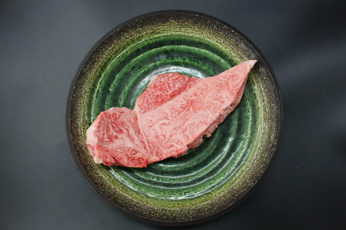 【現品限り】近江牛訳あり塊肉410ｇ