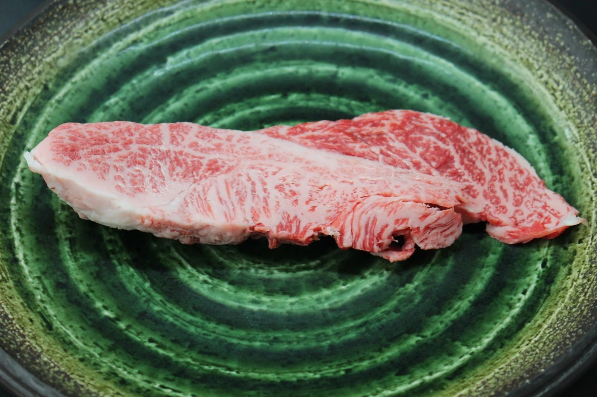 【現品限り】近江牛訳あり塊肉210ｇ※小さめ
