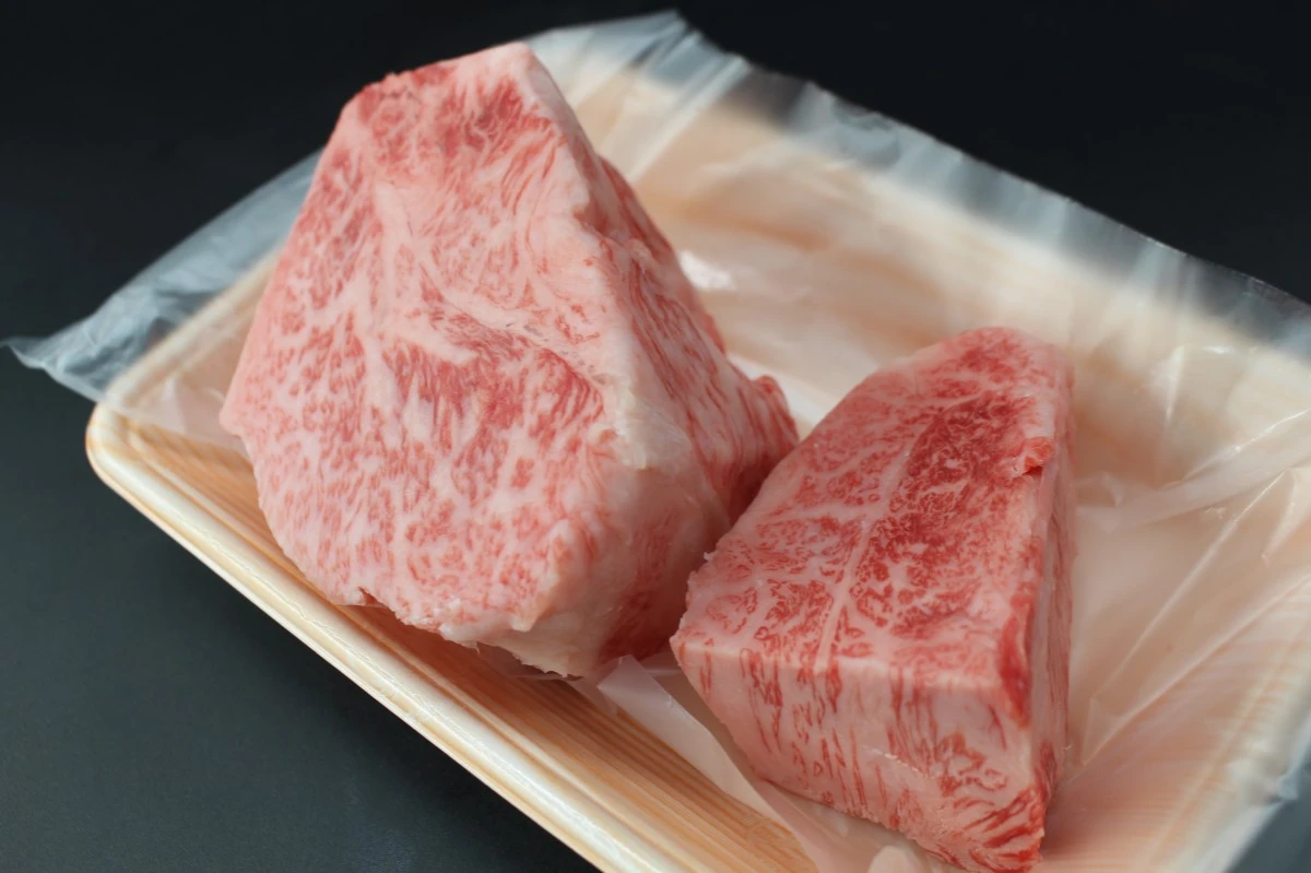 《現品限り》近江牛極厚モンスターステーキ ミニサイズ【500g】