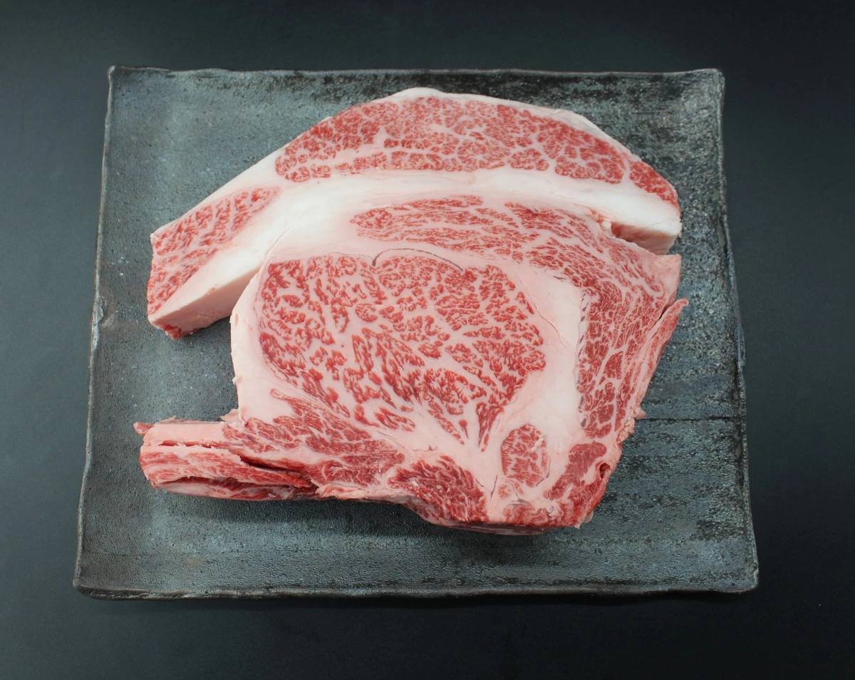 近江牛リブロース大判塊肉1147g【大特価！】