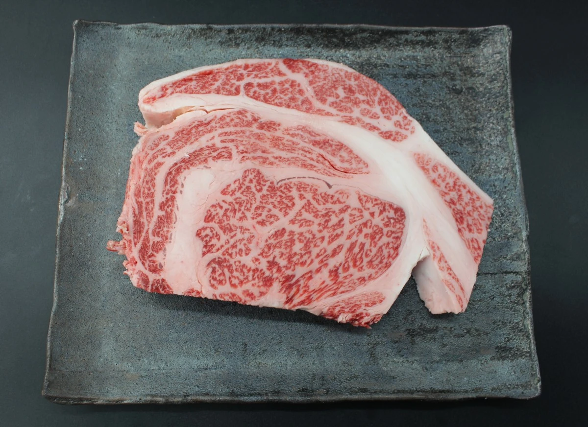 近江牛極厚リブロースステーキ568g【通常価格より50％OFF】