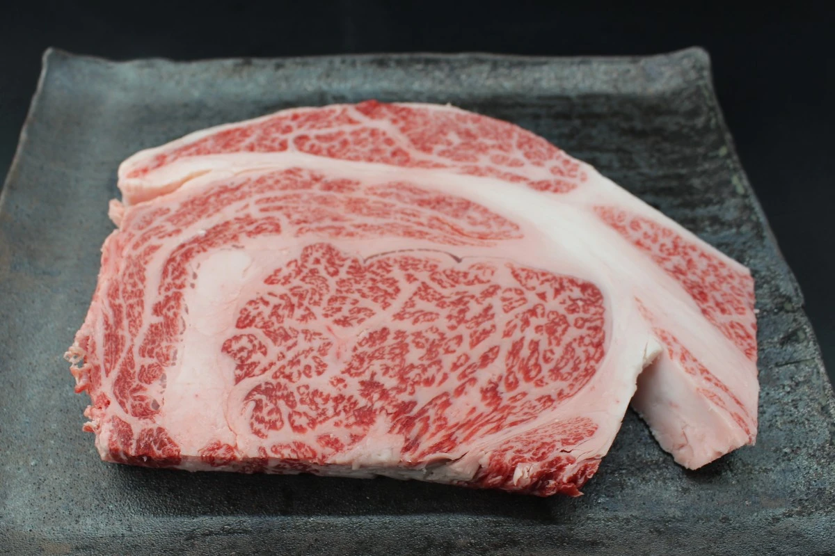 近江牛極厚リブロースステーキ568g【通常価格より50％OFF】