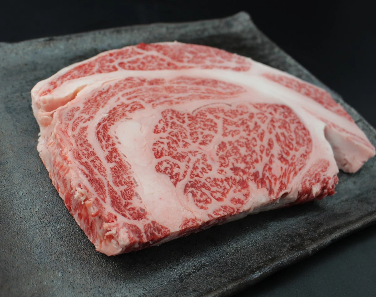 近江牛極厚リブロースステーキ568g【通常価格より50％OFF】