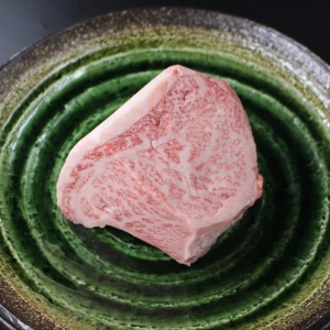 【激レア商品】近江牛トモサンカク(ヒウチ)塊肉 576g