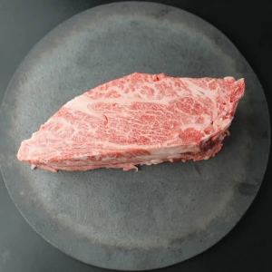 【現品限り】近江牛クラシタ塊肉640g【別名：かたロース】