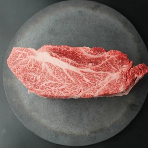 【現品限り】近江牛クラシタ塊肉867g【別名：かたロース】