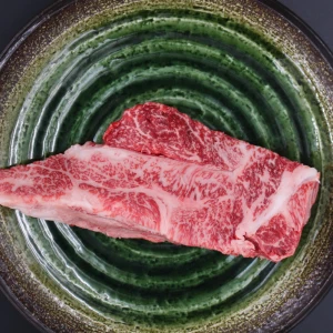 【訳あり】近江牛かたまり肉560ｇ【ステーキ・ローストビーフに！】