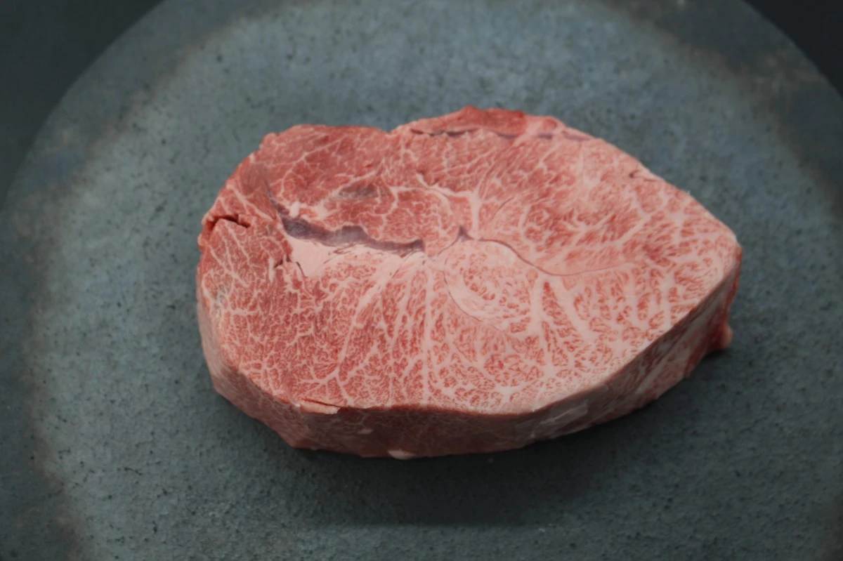 【現品限り】近江牛ミスジ塊肉 463g【超激レア商品】