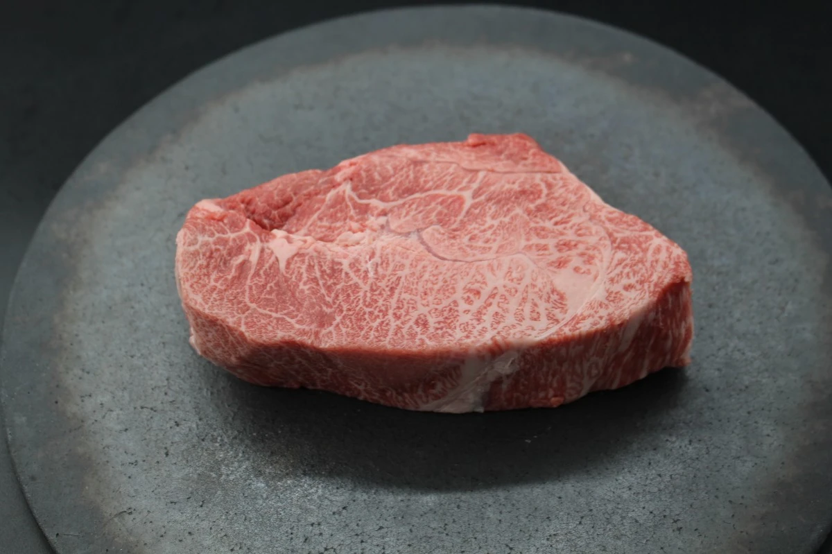 【現品限り】近江牛ミスジ塊肉 418g【超激レア商品】