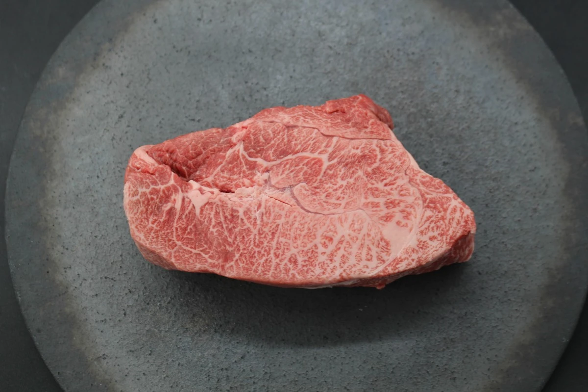【現品限り】近江牛ミスジ塊肉 418g【超激レア商品】