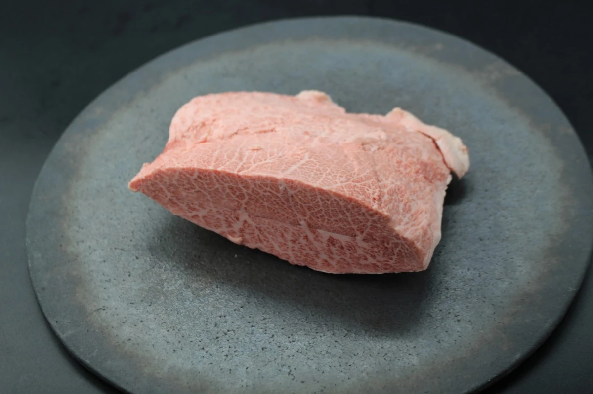 【現品限り】近江牛ミスジ塊肉 382g【超激レア商品】